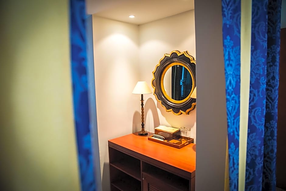 Maritsas Hotel & Suites