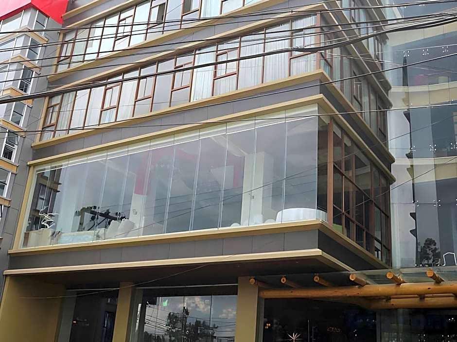 Paragon Hotel And Suites