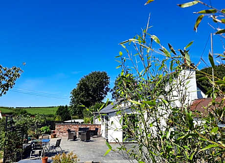 Longstone Bed and Breakfast 