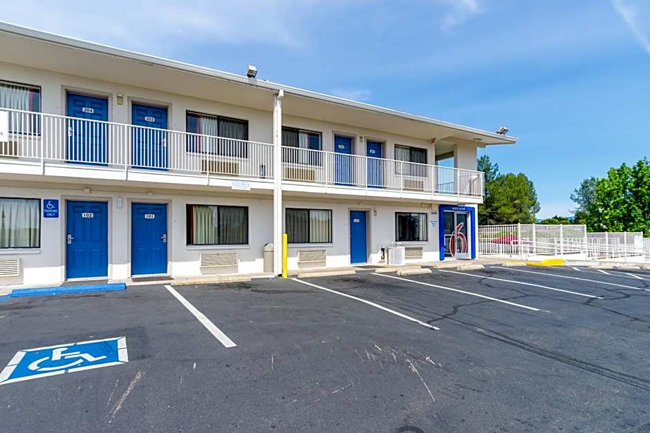 Motel 6-Redding, CA - Central