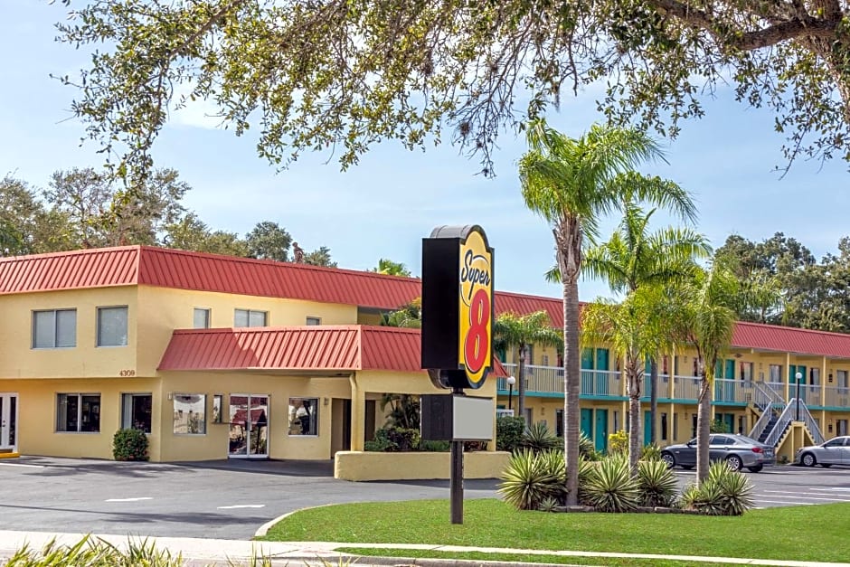 Super 8 by Wyndham Sarasota Near Siesta Key