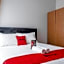 RedDoorz near Siloam Karawaci 3