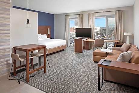 King Studio with Sofa Bed