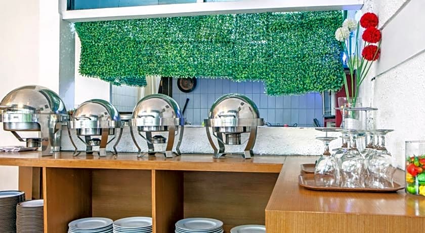 RedDoorz Plus @ Sukamulya Pasteur 2