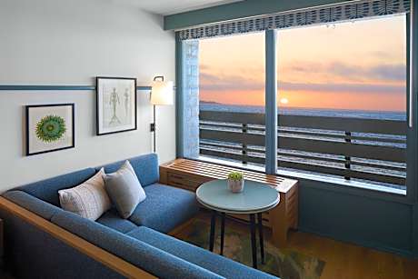 Panoramic Oceanview Suite, 1 Bedroom Suite, 1 King, Ocean View