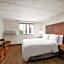 Garner Hotel Butte by IHG
