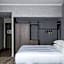 Courtyard by Marriott Chicago at Medical District/UIC
