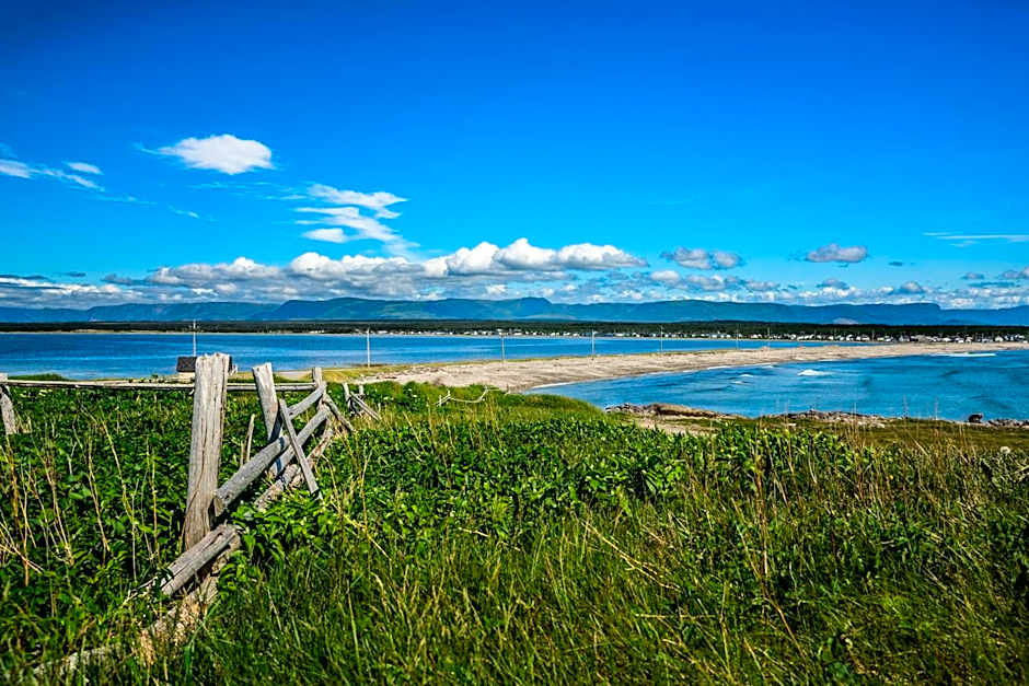Shallow Bay Motel & Cabins Conference Centre