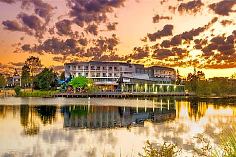 Best Western Plus North Lakes Hotel