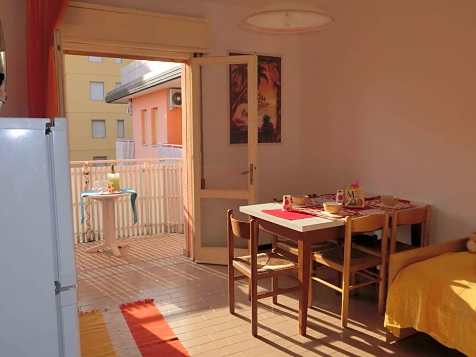 Comfy one-bedroom apartment with balcony and lift