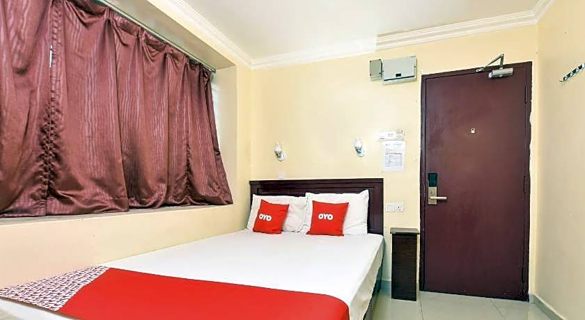 Super OYO 90562 J Hotel PJ