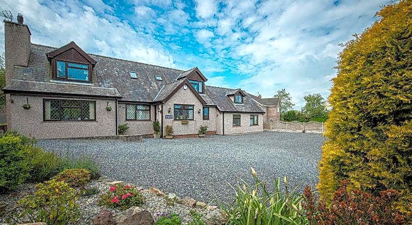 Lon y Traeth Bed & Breakfast