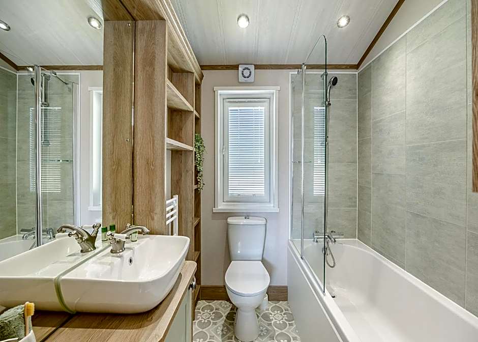 Woodhall Country Park Lodges