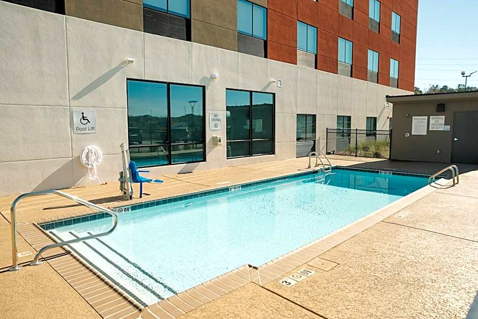 Holiday Inn Express And Suites Bessemer - Birmingham West By IHG