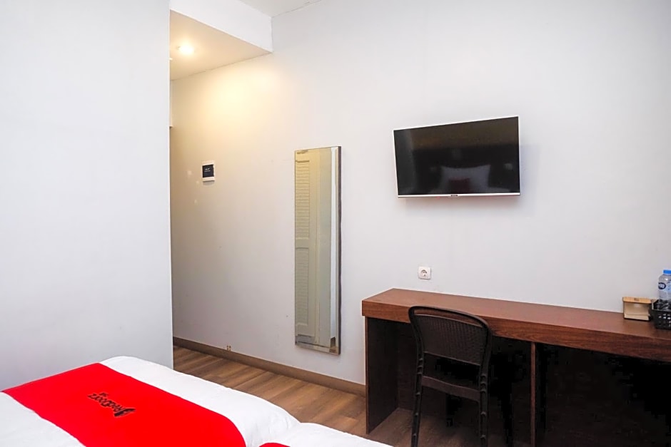 RedDoorz near Tentrem Mall Semarang
