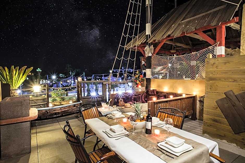 Hotel Pirates World