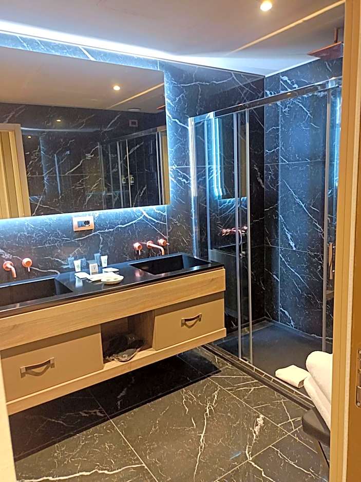 Miramare Suites