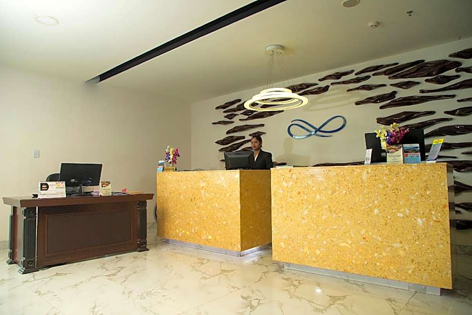 Ambar Sarovar Portico Hotel - Gandhidham