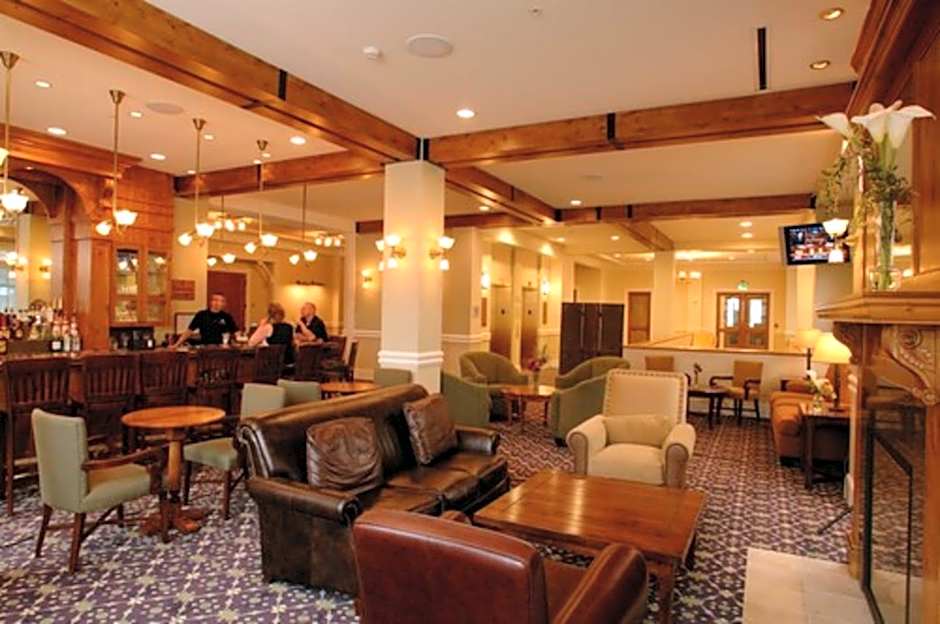 The Lodge at Mountaineer Square, A Vail Resorts Property