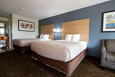 Standard Queen Room with Two Queen Beds - Non-Smoking