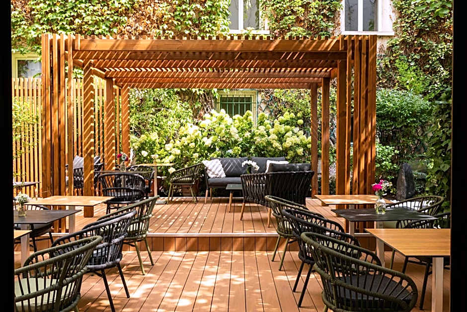 Hotel Paris Louis Blanc