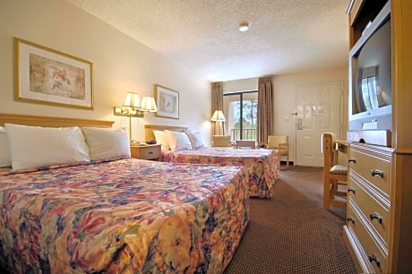2 Double Beds Smoking