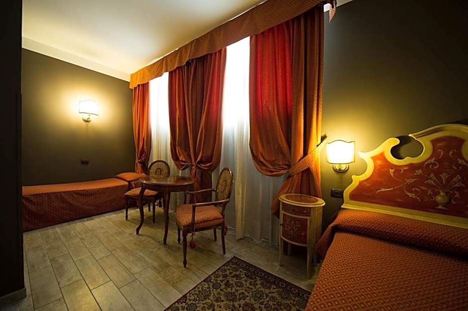 Hotel Aaron