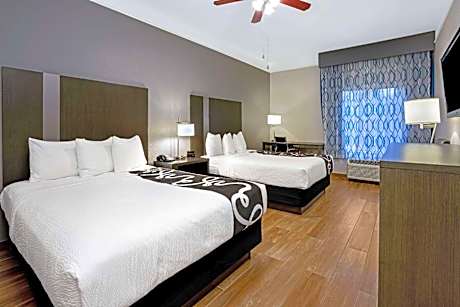 Queen Room with Roll-in Shower and Forest View - Mobility/Hearing Accessible - Non-Smoking