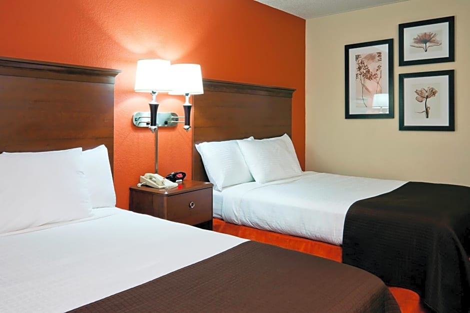 AmericInn by Wyndham New Lisbon