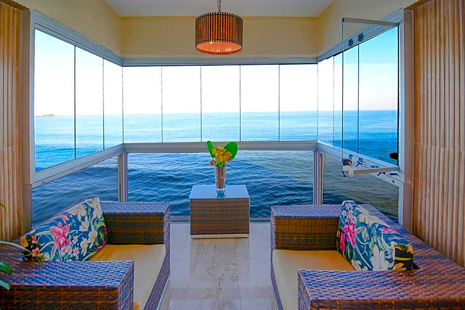 Apartamento no Morro do Maluf, frente ao mar