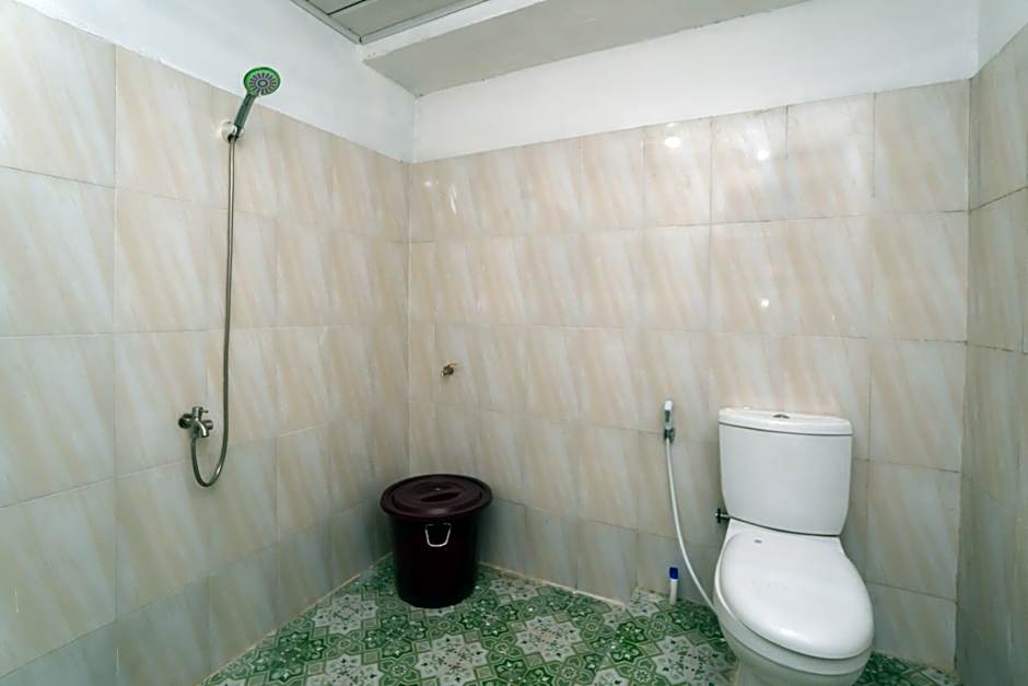 RedDoorz Syariah near Pelabuhan Ulee Lheue Banda Aceh