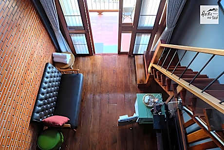 Family (1 Single + 1 King Bed)