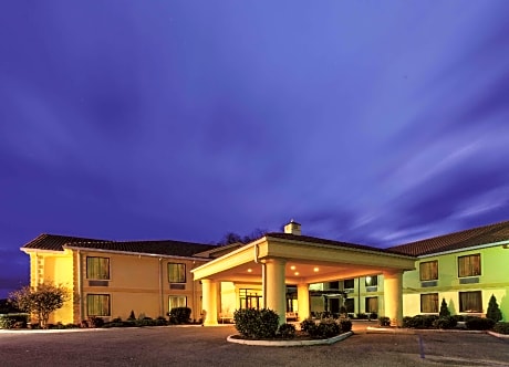La Quinta Inn & Suites by Wyndham Radford