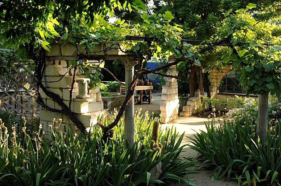 The Retreat at Froog Moore Park