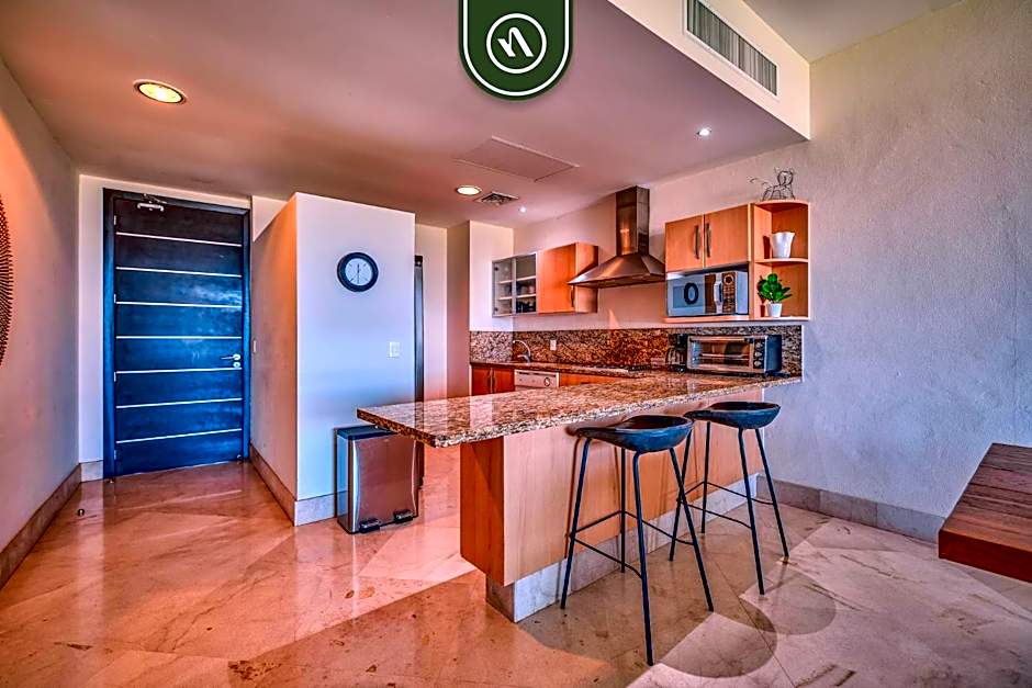 Amazing 2BR Condo with Pool and Access to VIDANTA