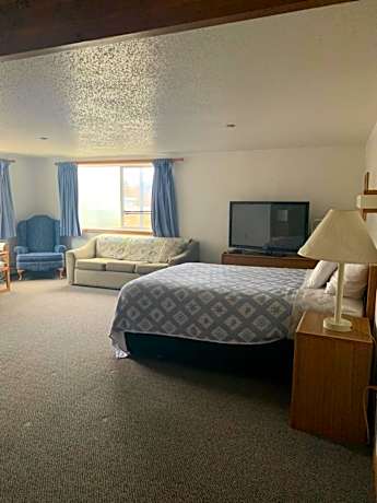 Family King Studio with Jacuzzi