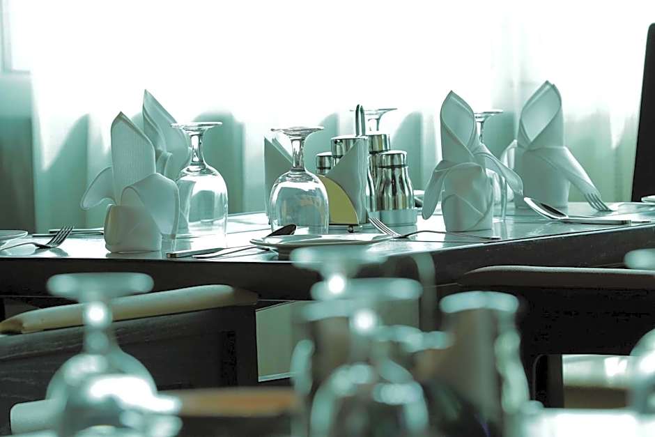 Park Regis Lotus Hotel