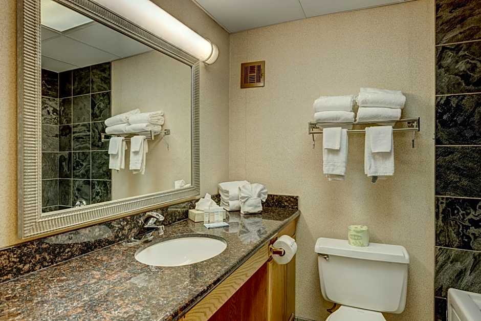 Riverside Hotel & Conference Center