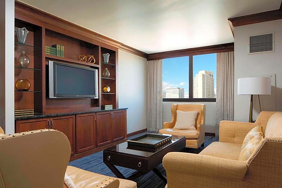 Sheraton Norfolk Waterside Hotel