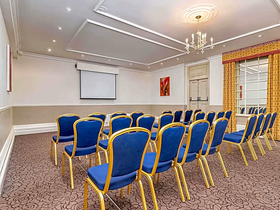 Mercure Salisbury White Hart Hotel
