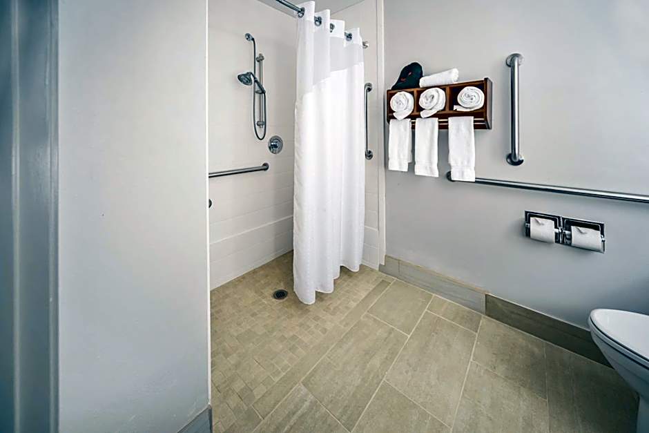 Holiday Inn Express Chicago Northwest-Vernon Hills By IHG