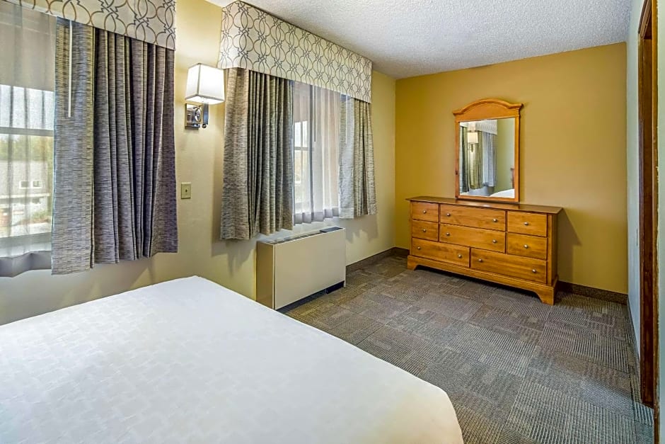 Clarion Hotel & Suites Fairbanks near Ft. Wainwright
