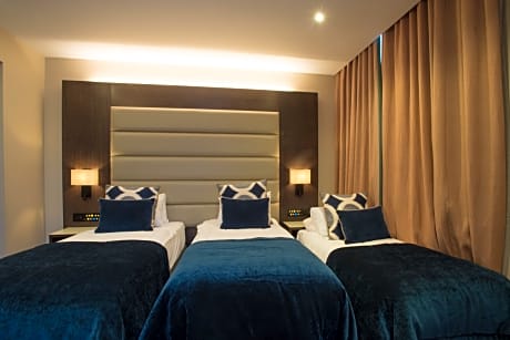 superior triple room