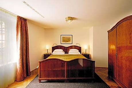 Suite with Garden View