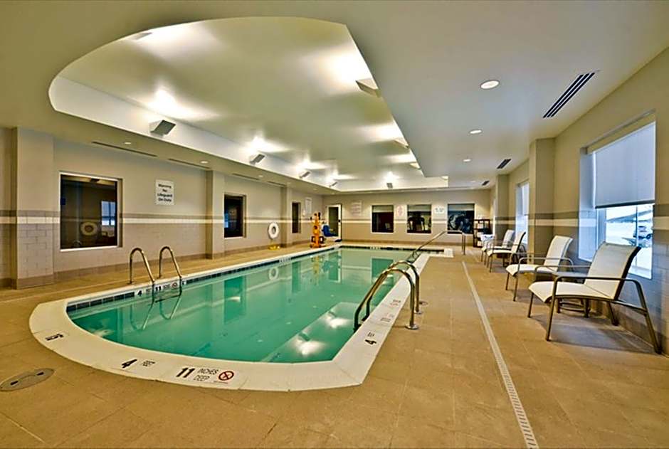 Holiday Inn Express & Suites Utica By IHG