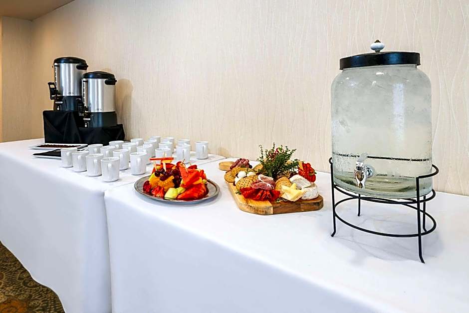 Allure Hotel & Conference Centre