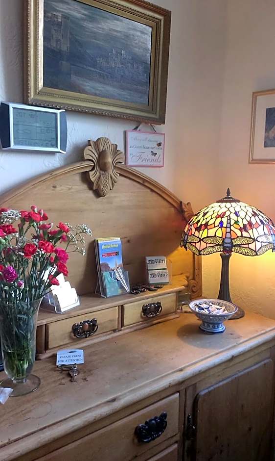 Min y Don Guest House