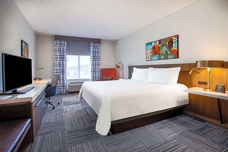 Photo 1 of 6 of 1 King Bed, Hearing/Mobility Accessible, Roll in Shower
