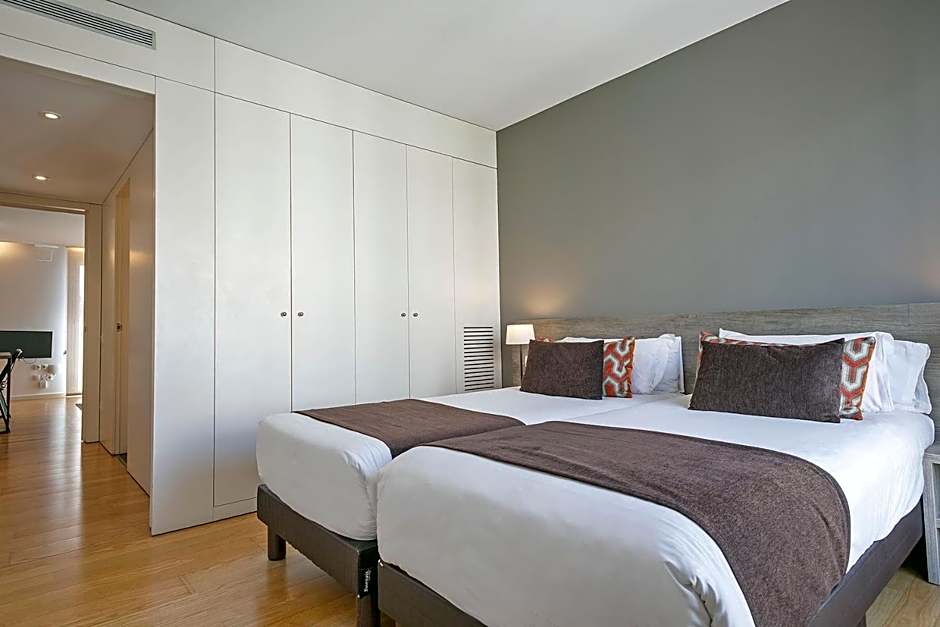 Lugaris Beach Apartments