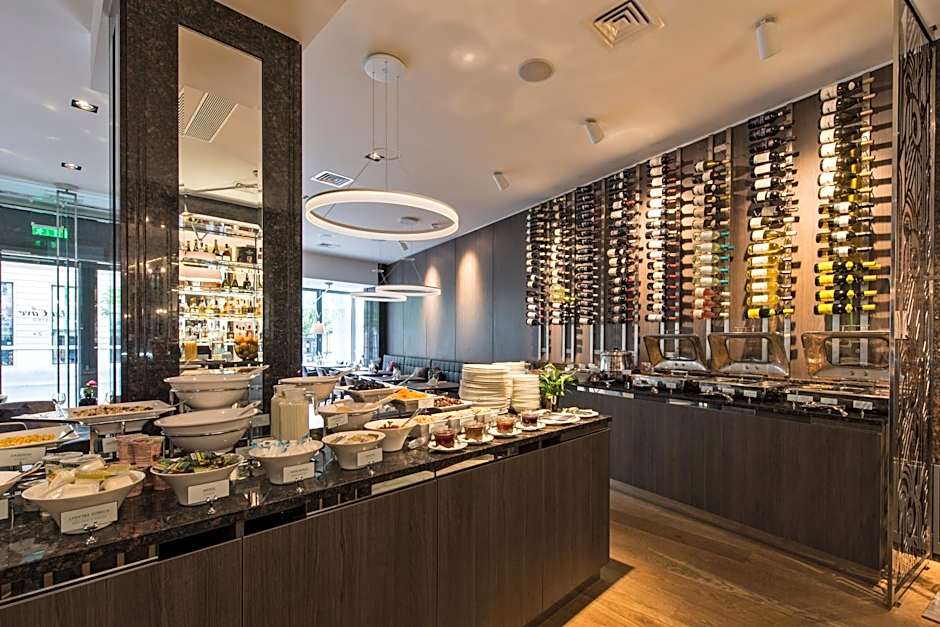 Congress Avenue Hotel